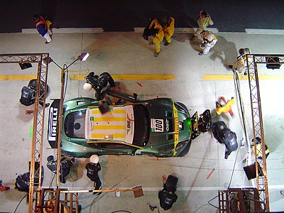 Pit stop nas 24 Horas de Le Mans.