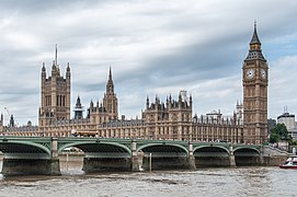 ساختمان پارلمان بریتانیا و ساعت معروف بیگ بن در کنار رود تیمز
