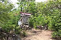 山頂の祠、山頂部には秋葉寺（宗岳寺）の石垣が残されている