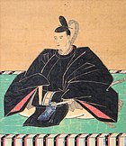 大内盛見像（左）・毛利重就像（右） 盛見（大内氏第11代当主）は室町時代に伽藍を再建、重就（長州藩第7代藩主）は江戸時代後期に現在の金堂・仁王門を再建。