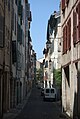 La rue des Faures vue du carrefour Vieille-Boucherie vers la rue des Prébendés.