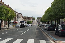 L'ancienne route nationale 7 dans sa traversée de Ponthierry.