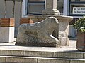 Le lion de la place du Terrier, vu de côté.