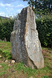 Menhir de Kerariou