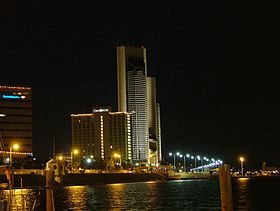 Vista noturna de Corpus Christi