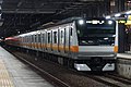 E233系による各駅停車東京行き