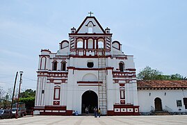 Entrada principal conocida como La Puerta del Perdón.