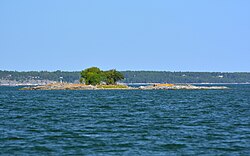 Märrgrundet Ett litet skär i Nämdöfjärden. Den del av Nämdöfjärden som ligger öster om Märrgrundet kallas ibland för Kalkkobbsfjärden.