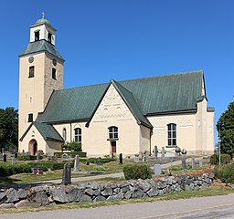 Rasbo kyrka i juli 2021