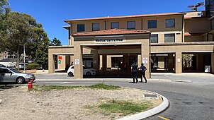 Entrance to Medical Centre West