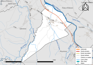 Carte en couleur présentant le réseau hydrographique de la commune