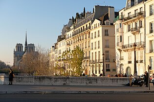 Quai d'Orléans vu depuis le pont de la Tournelle.