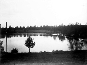 Foto från omkring 1917 av fördämningen.