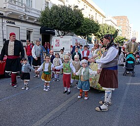 Niños y hombres de valencianos