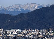 ツインアーチ138から望む舟伏山