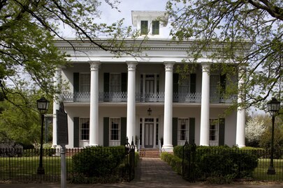 Greek Revival Corinthian columns of the Sturdivant Hall, Selma, Alabama, US, inspired by those of the Tower of the Winds, by Thomas Helm Lee, 1852–1856