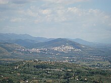 Vue de Tivoli sur les monts Tiburtins depuis Sant'Angelo Romano