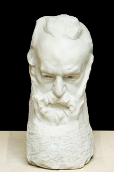 Buste en marbre de Victor Hugo, par Auguste Rodin (1889, musée Rodin). (définition réelle 3 925 × 5 887)