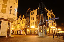 Praça Wełniany à noite