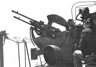 Swedish 20 mm akan m/38 (20/65 Breda in naval twin-mount) on the Italian built HSwMS Remus (28)