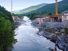 Le nouveau pont en construction (2010).