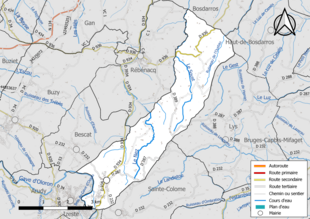 Carte en couleur présentant le réseau hydrographique de la commune