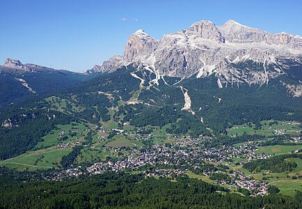 Cortina d'Ampezzo, by Kallerna