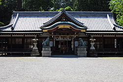 日根神社拝殿