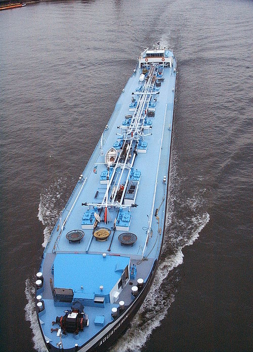 De Aquamarin op de Rijn bij Emmerich.