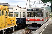 中塩田駅に進入する別所温泉行き電車（2018年8月）