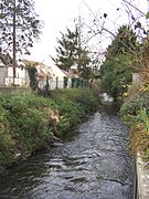 Le ru de Gally à l'entrée dans le village.