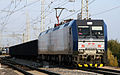 Image 32大秦鐵路牽引萬噸貨列的HXD1電力機車。（摘自鐵路機車）