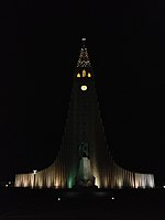 Hallgrímskirkja at night