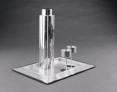 Cocktail set of chrome-plated steel by Norman Bel Geddes (1937)