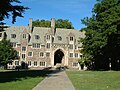 L'entrée du dortoir Lockhart Hall