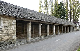 La halle de Salmaise.