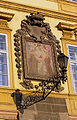 Peinture du Couronnement de la Vierge Marie sur la façade du palais