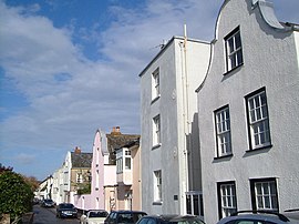 The Strand mit einigen Häusern mit niederländischen Giebeln