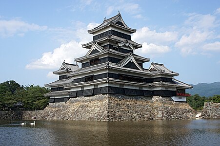 Matsumoto Castle, by 663highland