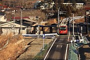 駅舎（左）とBRTのりば（右）（2019年12月）