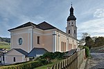 Pfarrkirche St. Peter und Paul mit Turm und Friedhof