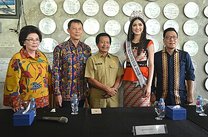 Sonia (two from right) Homecoming in Bangka Belitung Islands with Indonesian Child Protection Commission on 19 March 2018.[23][24]