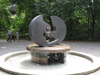 Ying-Yang Brunnen