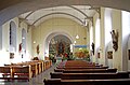 Kirchenschiff mit Altar