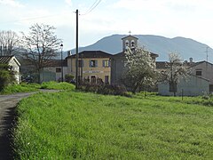 L'église Saint-Étienne et l'école.