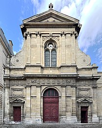 The south facade; lower portion originally belonging to another church demolished in 1863