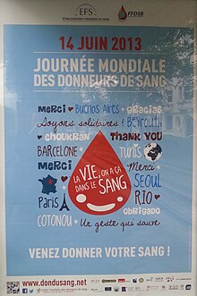 Affiche à dominante bleue.