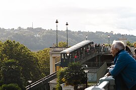 Funiculaire au niveau de la place Royale, vue depuis le Bd des Pyrénées