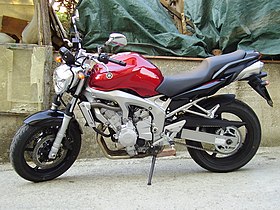 Yamaha FZ6 à cadre Deltabox (2005).