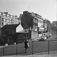 La rue Saint-Vincent au niveau du Lapin Agile vers 1965.
